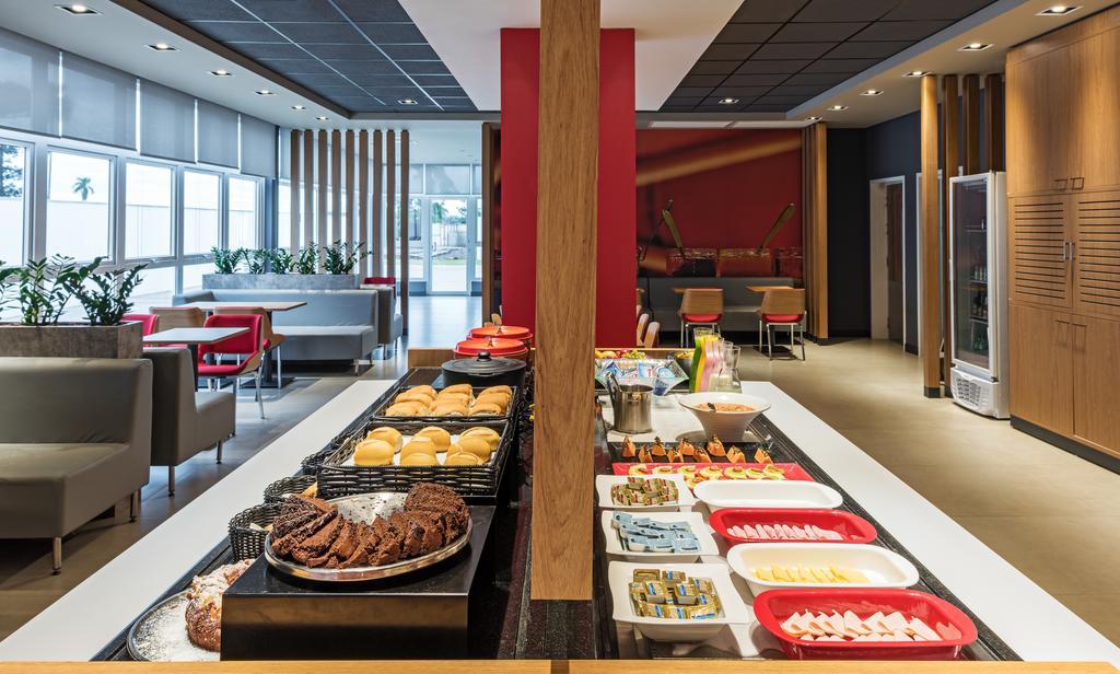 Ibis Chapeco Hotell Exteriör bild